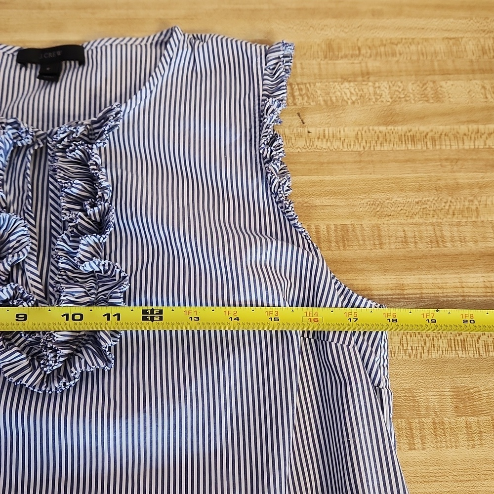 J CREW Striped Sleeveless Top with a Ruffle detail, White & Blue, size 6 - Picture 5 of 9